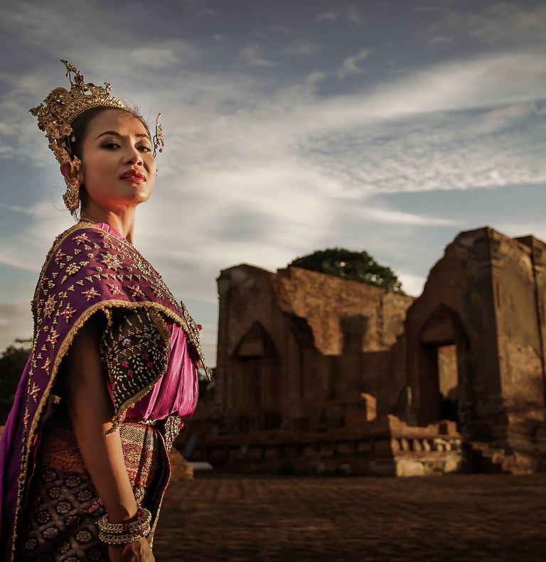 Lady in traditional Thai clothing